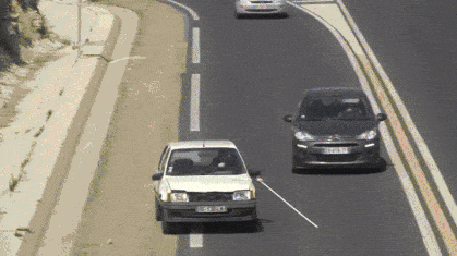 눈수술 했는데 여친 혼자있다네.gif